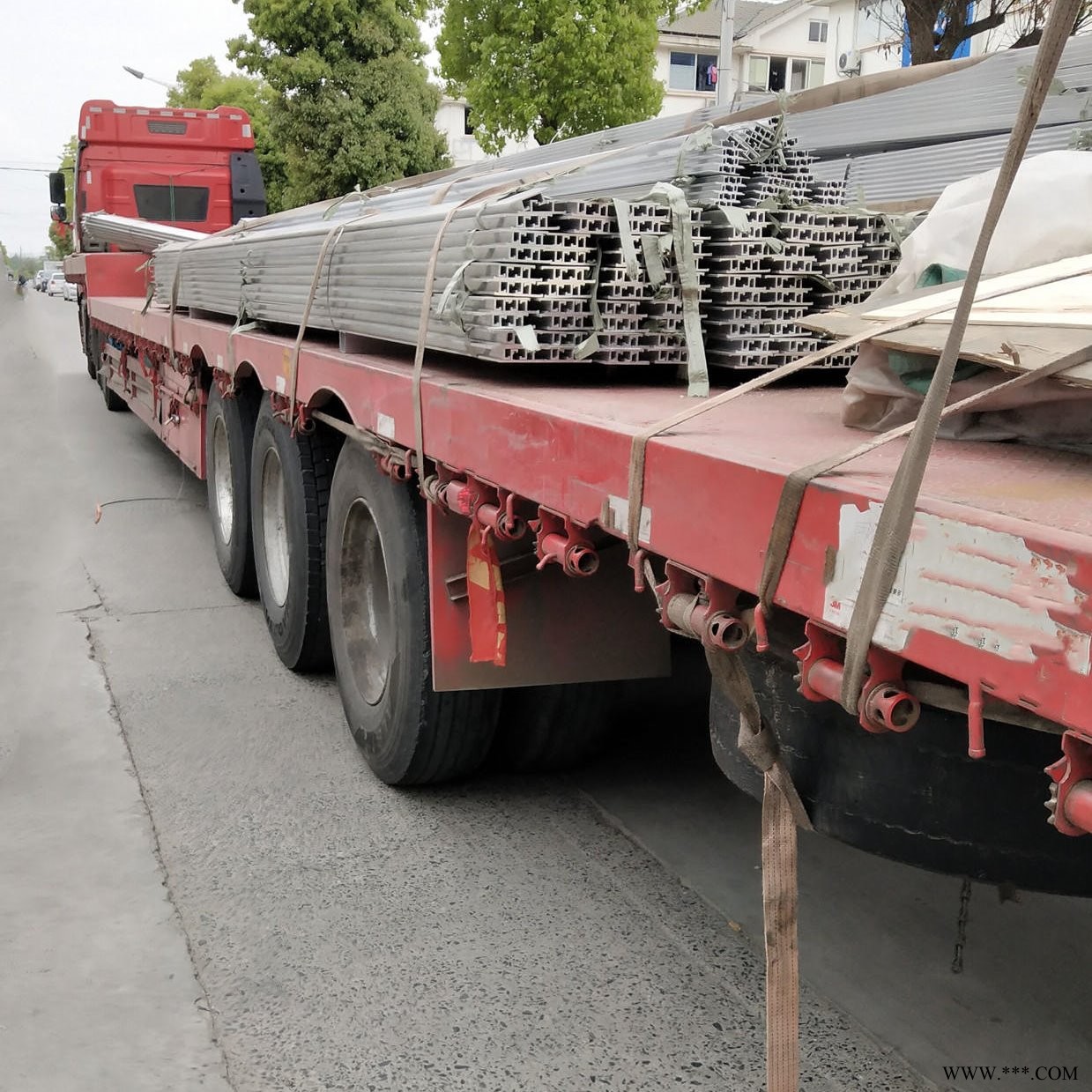 廠家銷售6063鋁滑道  交通標(biāo)示牌用鋁板鋁滑槽 鋁型材 抱箍 螺絲鉚釘 鋁槽滑道